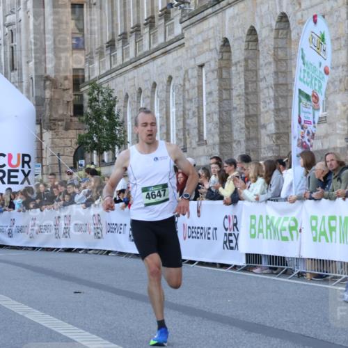 07.09.2025 - BARMER Alsterlauf Strokosch-Dieckow http://msf.ph/oto/8719229 07.09.2025 09:36:27 Ziel 27, 2012, 3417, 4647, 4685 meine-sportfotos.de