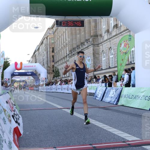 07.09.2025 - BARMER Alsterlauf Strokosch-Dieckow http://msf.ph/oto/8719260 07.09.2025 09:36:44 Ziel 2529, 2779, 5660, 5748, 5924 meine-sportfotos.de