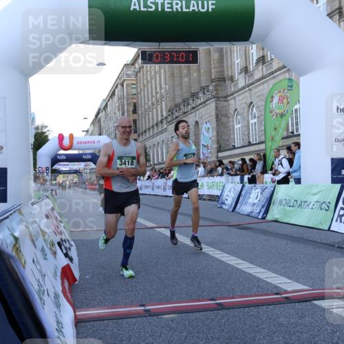 07.09.2025 - BARMER Alsterlauf Strokosch-Dieckow http://msf.ph/oto/8719279 07.09.2025 09:37:00 Ziel 3418, 5046, 5066, 5700 meine-sportfotos.de
