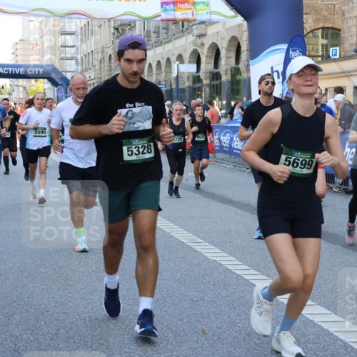 07.09.2025 - BARMER Alsterlauf Strokosch-Dieckow http://msf.ph/oto/8719309 07.09.2025 10:02:47 Ziel 2020, 2294, 2334, 2393, 2482, 2542, 2898, 2947, 3053, 3137, 3229, 3433, 3708, 3773, 4093, 4172, 4276, 4278, 4643, 4812, 4960, 4973, 5151, 5427, 5522, 5665, 5781, 5804, 5845, 5999, 6207, 8271 meine-sportfotos.de