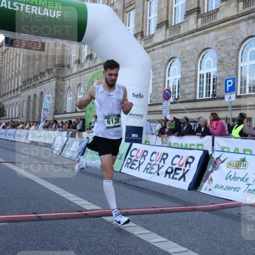 07.09.2025 - BARMER Alsterlauf Strokosch-Dieckow http://msf.ph/oto/8719322 07.09.2025 09:37:31 Ziel 5171, 5967, 6128 meine-sportfotos.de