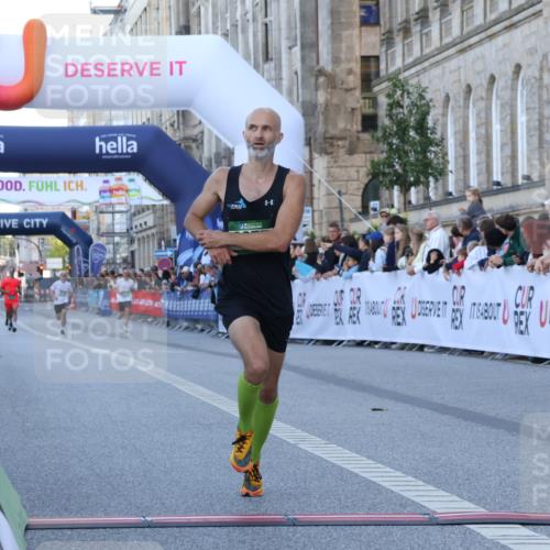 07.09.2025 - BARMER Alsterlauf Strokosch-Dieckow http://msf.ph/oto/8719346 07.09.2025 09:37:47 Ziel 8077, 8221 meine-sportfotos.de