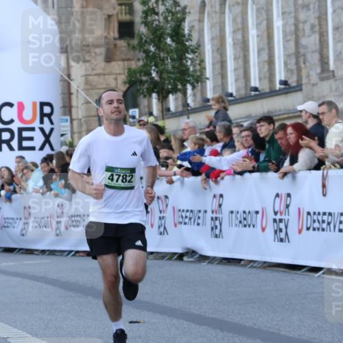 07.09.2025 - BARMER Alsterlauf Strokosch-Dieckow http://msf.ph/oto/8719353 07.09.2025 09:37:56 Ziel 2704, 3118, 4782, 4855, 5976 meine-sportfotos.de