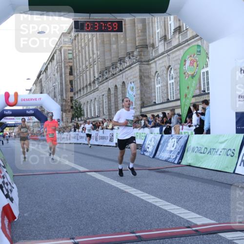 07.09.2025 - BARMER Alsterlauf Strokosch-Dieckow http://msf.ph/oto/8719356 07.09.2025 09:37:57 Ziel 2704, 3118, 4782, 4855, 5976 meine-sportfotos.de