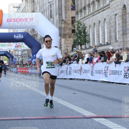 07.09.2025 - BARMER Alsterlauf Strokosch-Dieckow http://msf.ph/oto/8719376 07.09.2025 09:38:09 Ziel 3754, 8128 meine-sportfotos.de