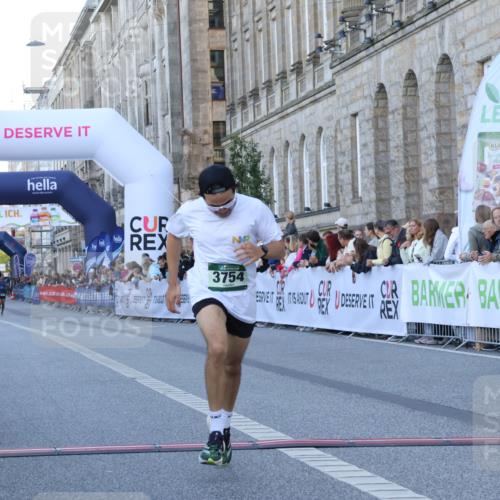 07.09.2025 - BARMER Alsterlauf Strokosch-Dieckow http://msf.ph/oto/8719378 07.09.2025 09:38:10 Ziel 3754, 8128 meine-sportfotos.de