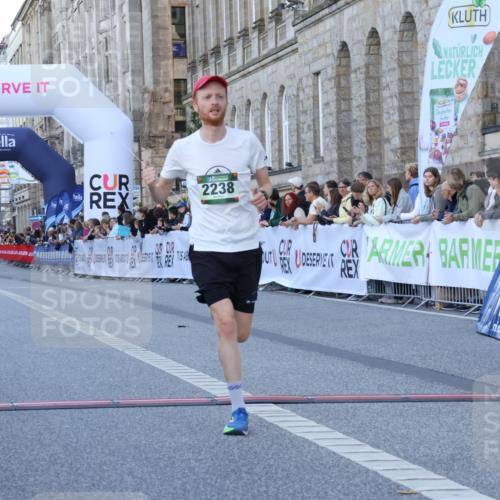 07.09.2025 - BARMER Alsterlauf Strokosch-Dieckow http://msf.ph/oto/8719505 07.09.2025 09:39:08 Ziel 2238, 4040, 5749, 8218 meine-sportfotos.de