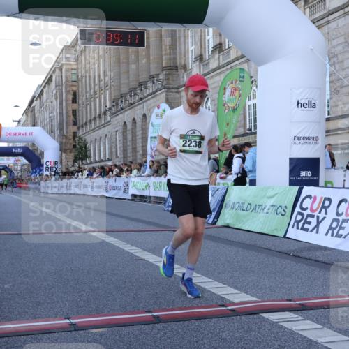 07.09.2025 - BARMER Alsterlauf Strokosch-Dieckow http://msf.ph/oto/8719509 07.09.2025 09:39:10 Ziel 2238, 4040, 5749, 8218 meine-sportfotos.de