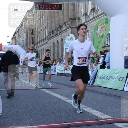 07.09.2025 - BARMER Alsterlauf Strokosch-Dieckow http://msf.ph/oto/8719530 07.09.2025 09:39:20 Ziel 2058, 3124, 3380, 3670, 4037, 4526, 4627, 4695, 5995, 6172, 8247, 8343, 8476 meine-sportfotos.de