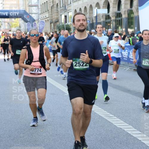 07.09.2025 - BARMER Alsterlauf Strokosch-Dieckow http://msf.ph/oto/8719531 07.09.2025 10:02:17 Ziel 2138, 2444, 2518, 2539, 2880, 3111, 3113, 3253, 3522, 3682, 3683, 3888, 4085, 4106, 4163, 4329, 4476, 4493, 4494, 4574, 4596, 4668, 4735, 4836, 4982, 5022, 5221, 5259, 5328, 5454, 5564, 5580, 5590, 5626, 5636, 5656, 5699, 5794, 5809, 5810, 5859, 5927, 5928, 6032, 6164, 6349, 8029, 8036, 8234, 8406, 8416, 8420 meine-sportfotos.de