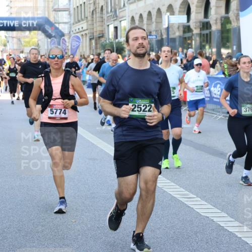 07.09.2025 - BARMER Alsterlauf Strokosch-Dieckow http://msf.ph/oto/8719537 07.09.2025 10:02:17 Ziel 2138, 2444, 2518, 2539, 2880, 3111, 3113, 3253, 3522, 3682, 3683, 3888, 4085, 4106, 4163, 4329, 4476, 4493, 4494, 4574, 4596, 4668, 4735, 4836, 4982, 5022, 5221, 5259, 5328, 5454, 5564, 5580, 5590, 5626, 5636, 5656, 5699, 5794, 5809, 5810, 5859, 5927, 5928, 6032, 6164, 6349, 8029, 8036, 8234, 8406, 8416, 8420 meine-sportfotos.de