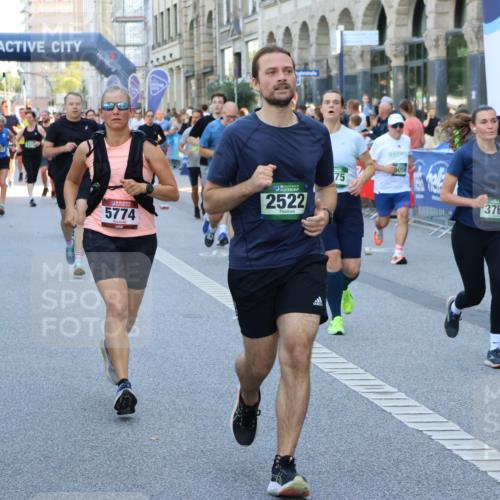 07.09.2025 - BARMER Alsterlauf Strokosch-Dieckow http://msf.ph/oto/8719540 07.09.2025 10:02:16 Ziel 2138, 2444, 2518, 2539, 2880, 3111, 3113, 3253, 3522, 3682, 3683, 3888, 4085, 4106, 4163, 4329, 4411, 4476, 4493, 4494, 4574, 4668, 4735, 4836, 4982, 5022, 5221, 5259, 5328, 5454, 5482, 5564, 5580, 5590, 5626, 5636, 5656, 5672, 5699, 5794, 5809, 5859, 5927, 5928, 6032, 6164, 6349, 8029, 8036, 8406, 8416, 8420 meine-sportfotos.de