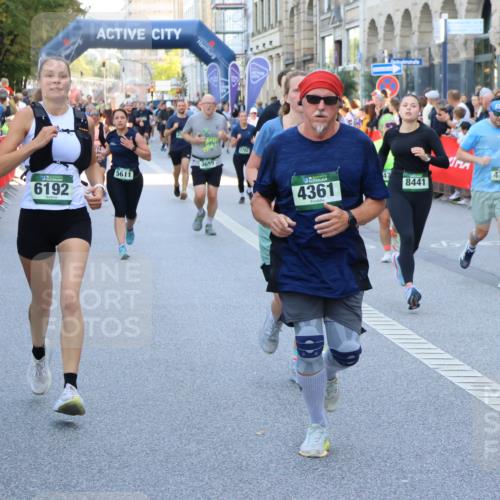 07.09.2025 - BARMER Alsterlauf Strokosch-Dieckow http://msf.ph/oto/8719562 07.09.2025 10:02:08 Ziel 2036, 2138, 2273, 2274, 2444, 2518, 2589, 2595, 2623, 2693, 2726, 2880, 2902, 2952, 3082, 3111, 3113, 3210, 3226, 3235, 3253, 3747, 3937, 3967, 4038, 4085, 4163, 4266, 4329, 4411, 4454, 4476, 4493, 4494, 4574, 4735, 4861, 4982, 5221, 5259, 5328, 5454, 5482, 5540, 5556, 5580, 5590, 5636, 5672, 5699, 5794, 5809, 5859, 6147, 6155, 6164, 8029, 8036, 8420, 8429 meine-sportfotos.de