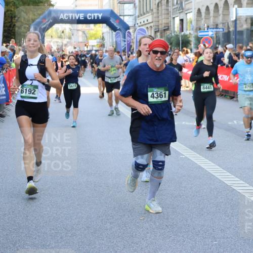 07.09.2025 - BARMER Alsterlauf Strokosch-Dieckow http://msf.ph/oto/8719579 07.09.2025 10:02:08 Ziel 2036, 2138, 2273, 2274, 2444, 2518, 2589, 2595, 2623, 2693, 2726, 2880, 2902, 2952, 3082, 3111, 3113, 3210, 3226, 3235, 3253, 3747, 3937, 3967, 4038, 4085, 4163, 4266, 4329, 4411, 4454, 4476, 4493, 4494, 4574, 4735, 4861, 4982, 5221, 5259, 5328, 5454, 5482, 5540, 5556, 5580, 5590, 5636, 5672, 5699, 5794, 5809, 5859, 6147, 6155, 6164, 8029, 8036, 8420, 8429 meine-sportfotos.de