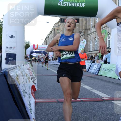 07.09.2025 - BARMER Alsterlauf Strokosch-Dieckow http://msf.ph/oto/8719640 07.09.2025 09:40:03 Ziel 2401, 2566, 2964, 3180, 3701, 3753, 5436, 5440, 5582 meine-sportfotos.de
