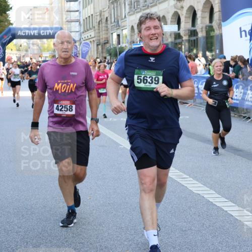 07.09.2025 - BARMER Alsterlauf Strokosch-Dieckow http://msf.ph/oto/8719648 07.09.2025 10:01:59 Ziel 2036, 2217, 2273, 2274, 2346, 2347, 2589, 2595, 2623, 2693, 2726, 2766, 2811, 2885, 2902, 2952, 3082, 3210, 3226, 3235, 3375, 3431, 3498, 3747, 3826, 3865, 3937, 3967, 4027, 4038, 4170, 4232, 4266, 4411, 4454, 4823, 4861, 4982, 5259, 5312, 5482, 5512, 5540, 5556, 5672, 5794, 5857, 5859, 5891, 6058, 6147, 6155, 8010, 8215, 8261, 8294, 8429 meine-sportfotos.de