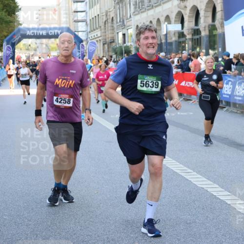 07.09.2025 - BARMER Alsterlauf Strokosch-Dieckow http://msf.ph/oto/8719661 07.09.2025 10:01:58 Ziel 2036, 2217, 2273, 2274, 2346, 2347, 2589, 2595, 2623, 2675, 2693, 2726, 2766, 2811, 2885, 2902, 2952, 3082, 3210, 3226, 3235, 3375, 3431, 3498, 3747, 3826, 3865, 3937, 3967, 4027, 4038, 4170, 4232, 4266, 4411, 4454, 4557, 4823, 4861, 4982, 5259, 5312, 5482, 5512, 5540, 5556, 5672, 5857, 5891, 6058, 6091, 6147, 6155, 8010, 8215, 8261, 8294, 8429 meine-sportfotos.de