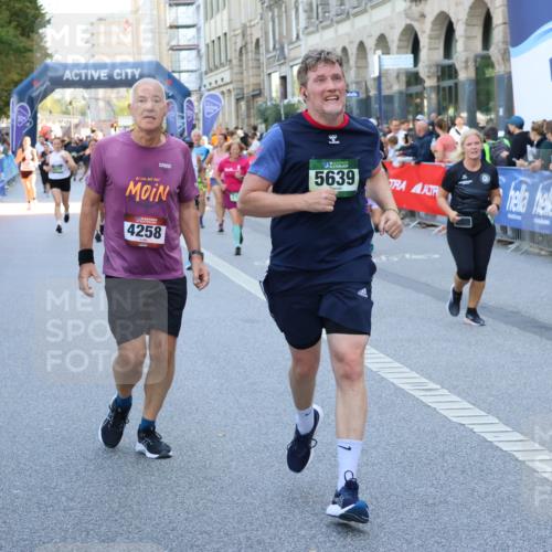 07.09.2025 - BARMER Alsterlauf Strokosch-Dieckow http://msf.ph/oto/8719665 07.09.2025 10:01:58 Ziel 2036, 2217, 2273, 2274, 2346, 2347, 2589, 2595, 2623, 2675, 2693, 2726, 2766, 2811, 2885, 2902, 2952, 3082, 3210, 3226, 3235, 3375, 3431, 3498, 3747, 3826, 3865, 3937, 3967, 4027, 4038, 4170, 4232, 4266, 4411, 4454, 4557, 4823, 4861, 4982, 5259, 5312, 5482, 5512, 5540, 5556, 5672, 5857, 5891, 6058, 6091, 6147, 6155, 8010, 8215, 8261, 8294, 8429 meine-sportfotos.de