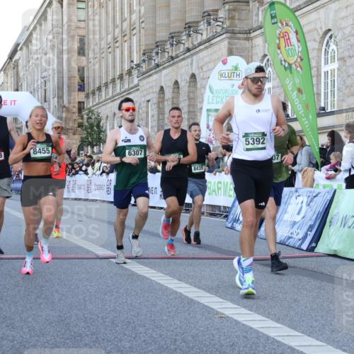 07.09.2025 - BARMER Alsterlauf Strokosch-Dieckow http://msf.ph/oto/8719799 07.09.2025 09:41:11 Ziel 2583, 2677, 4305, 4307, 4498, 5210, 5392, 5528, 6104, 6307, 8232, 8424, 8435, 8455 meine-sportfotos.de