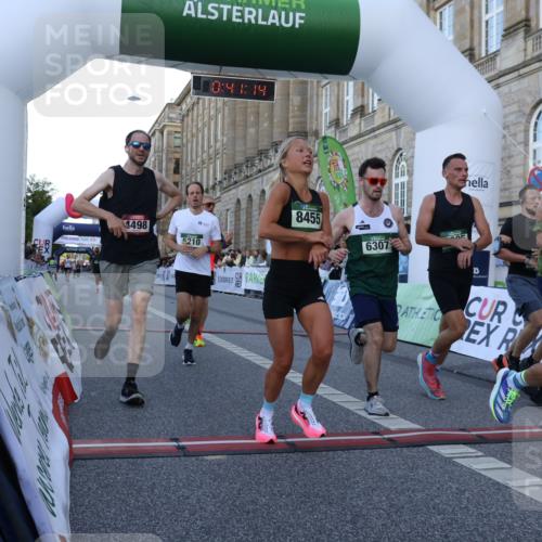 07.09.2025 - BARMER Alsterlauf Strokosch-Dieckow http://msf.ph/oto/8719805 07.09.2025 09:41:13 Ziel 2583, 2677, 4305, 4307, 4498, 5210, 5392, 5528, 6307, 8232, 8435, 8455 meine-sportfotos.de