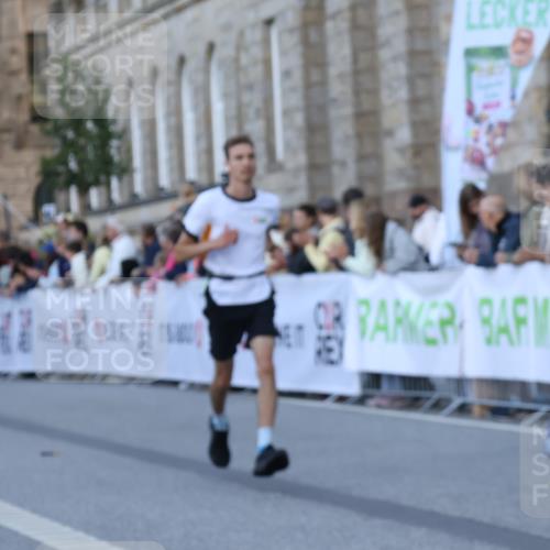 07.09.2025 - BARMER Alsterlauf Strokosch-Dieckow http://msf.ph/oto/8719890 07.09.2025 09:42:04 Ziel 2097, 2106, 2250, 3163, 4383, 4665, 4745, 5149, 6139 meine-sportfotos.de