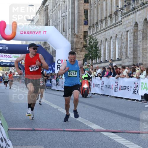 07.09.2025 - BARMER Alsterlauf Strokosch-Dieckow http://msf.ph/oto/8719944 07.09.2025 09:42:36 Ziel 3690, 3924, 5120, 5763, 8025, 8389 meine-sportfotos.de