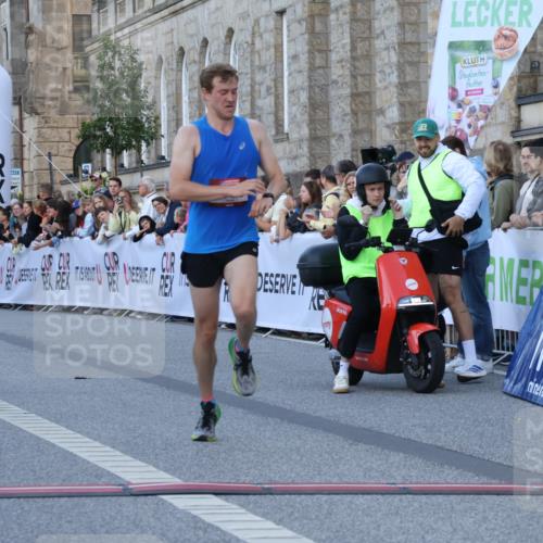 07.09.2025 - BARMER Alsterlauf Strokosch-Dieckow http://msf.ph/oto/8719958 07.09.2025 09:42:45 Ziel 2799, 2871, 3074, 4042, 4652 meine-sportfotos.de