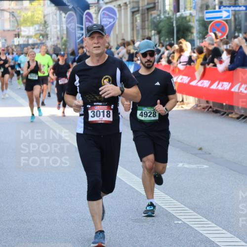 07.09.2025 - BARMER Alsterlauf Strokosch-Dieckow http://msf.ph/oto/8719962 07.09.2025 10:01:16 Ziel 2100, 2471, 2553, 2624, 2756, 2798, 2843, 2863, 2874, 2917, 3008, 3171, 3214, 3215, 3360, 3628, 3684, 3824, 4139, 4258, 4976, 5012, 5013, 5064, 5107, 5170, 5220, 5289, 5306, 5411, 5639, 5655, 5849, 6060, 6076, 6243, 8208, 8295 meine-sportfotos.de