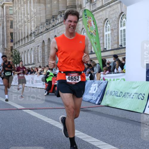 07.09.2025 - BARMER Alsterlauf Strokosch-Dieckow http://msf.ph/oto/8719967 07.09.2025 09:42:49 Ziel 2799, 2871, 3074, 3561, 4042, 4652, 6335 meine-sportfotos.de