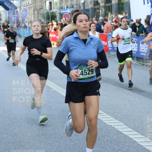 07.09.2025 - BARMER Alsterlauf Strokosch-Dieckow http://msf.ph/oto/8719975 07.09.2025 10:01:13 Ziel 1007, 2100, 2471, 2553, 2624, 2756, 2798, 2843, 2874, 2917, 2931, 3008, 3214, 3215, 3628, 3684, 4139, 4190, 4258, 4705, 4938, 4976, 5012, 5013, 5064, 5107, 5170, 5220, 5289, 5306, 5411, 5849, 6060, 6076, 6097, 6243, 8208, 8295 meine-sportfotos.de