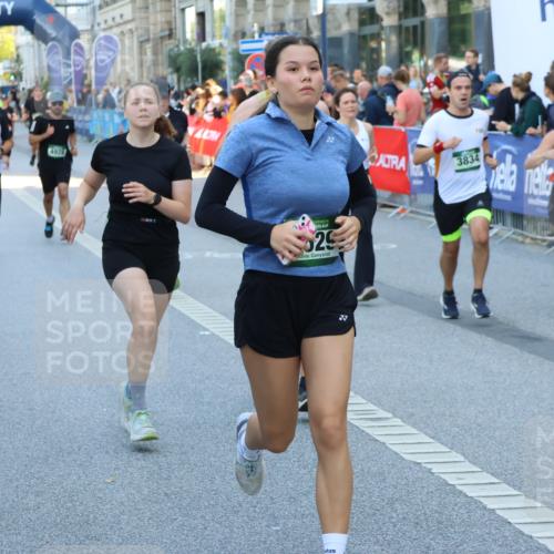 07.09.2025 - BARMER Alsterlauf Strokosch-Dieckow http://msf.ph/oto/8719978 07.09.2025 10:01:13 Ziel 1007, 2100, 2471, 2553, 2624, 2756, 2798, 2843, 2874, 2917, 2931, 3008, 3214, 3215, 3628, 3684, 4139, 4190, 4258, 4705, 4938, 4976, 5012, 5013, 5064, 5107, 5170, 5220, 5289, 5306, 5411, 5849, 6060, 6076, 6097, 6243, 8208, 8295 meine-sportfotos.de
