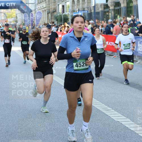 07.09.2025 - BARMER Alsterlauf Strokosch-Dieckow http://msf.ph/oto/8719984 07.09.2025 10:01:13 Ziel 1007, 2100, 2471, 2553, 2624, 2756, 2798, 2843, 2874, 2917, 2931, 3008, 3214, 3215, 3628, 3684, 4139, 4190, 4258, 4705, 4938, 4976, 5012, 5013, 5064, 5107, 5170, 5220, 5289, 5306, 5411, 5849, 6060, 6076, 6097, 6243, 8208, 8295 meine-sportfotos.de