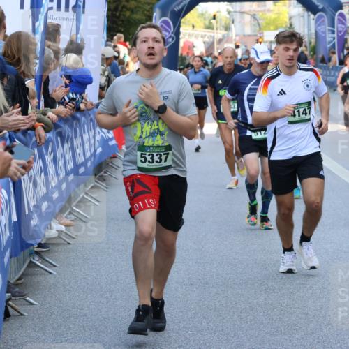 07.09.2025 - BARMER Alsterlauf Strokosch-Dieckow http://msf.ph/oto/8720018 07.09.2025 10:01:05 Ziel 1007, 2463, 2471, 2553, 2798, 2874, 2931, 3008, 3060, 3214, 3215, 3684, 3695, 4139, 4190, 4705, 4721, 4831, 4875, 4902, 4903, 4938, 4976, 5000, 5107, 5220, 5289, 5411, 5849, 6060, 6076, 6097, 6243, 6261, 8057, 8295, 8308, 8402 meine-sportfotos.de