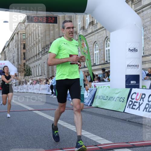 07.09.2025 - BARMER Alsterlauf Strokosch-Dieckow http://msf.ph/oto/8720039 07.09.2025 09:43:30 Ziel 2176, 3890, 4146, 4963, 5192, 8270, 8336 meine-sportfotos.de