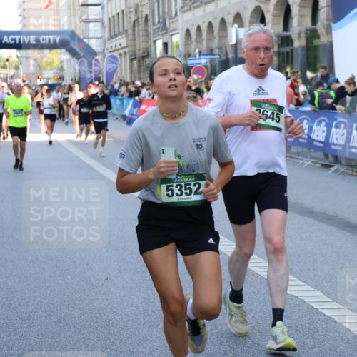 07.09.2025 - BARMER Alsterlauf Strokosch-Dieckow http://msf.ph/oto/8720047 07.09.2025 10:00:58 Ziel 1007, 2351, 2425, 2463, 2602, 2874, 2931, 3060, 3300, 3684, 3695, 4190, 4705, 4721, 4831, 4875, 4902, 4903, 4938, 5000, 5411, 6097, 6261, 8057, 8308, 8402 meine-sportfotos.de