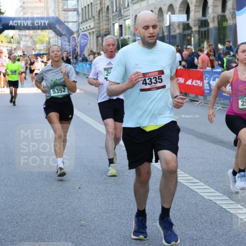 07.09.2025 - BARMER Alsterlauf Strokosch-Dieckow http://msf.ph/oto/8720069 07.09.2025 10:00:57 Ziel 1007, 2351, 2425, 2463, 2602, 2874, 2931, 3060, 3300, 3684, 3695, 4190, 4705, 4721, 4831, 4875, 4902, 4903, 4938, 5000, 5411, 6097, 6261, 8057, 8308, 8402 meine-sportfotos.de