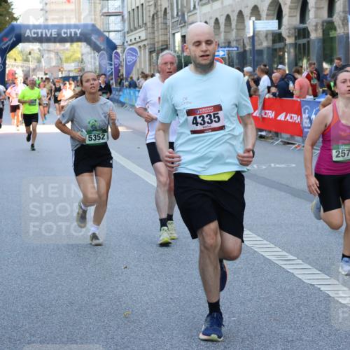 07.09.2025 - BARMER Alsterlauf Strokosch-Dieckow http://msf.ph/oto/8720075 07.09.2025 10:00:57 Ziel 1007, 2351, 2425, 2463, 2602, 2874, 2931, 3060, 3300, 3684, 3695, 4190, 4705, 4721, 4831, 4875, 4902, 4903, 4938, 5000, 5411, 6097, 6261, 8057, 8308, 8402 meine-sportfotos.de