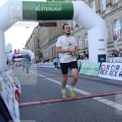 07.09.2025 - BARMER Alsterlauf Strokosch-Dieckow http://msf.ph/oto/8720076 07.09.2025 09:43:50 Ziel 2400, 3814, 5389, 5421, 5467, 5714, 8006 meine-sportfotos.de