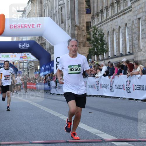 07.09.2025 - BARMER Alsterlauf Strokosch-Dieckow http://msf.ph/oto/8720112 07.09.2025 09:44:04 Ziel 4022, 4140, 5264, 6250, 8136, 8139 meine-sportfotos.de