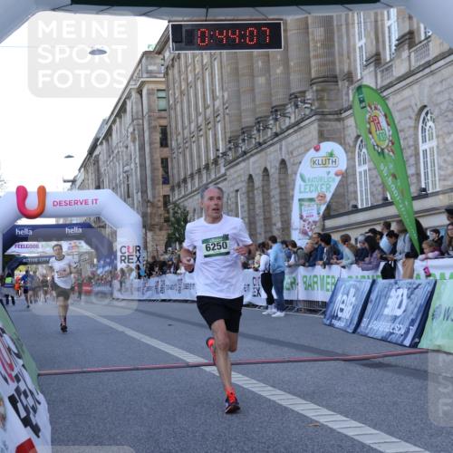 07.09.2025 - BARMER Alsterlauf Strokosch-Dieckow http://msf.ph/oto/8720113 07.09.2025 09:44:05 Ziel 4022, 5264, 6178, 6250, 6255 meine-sportfotos.de