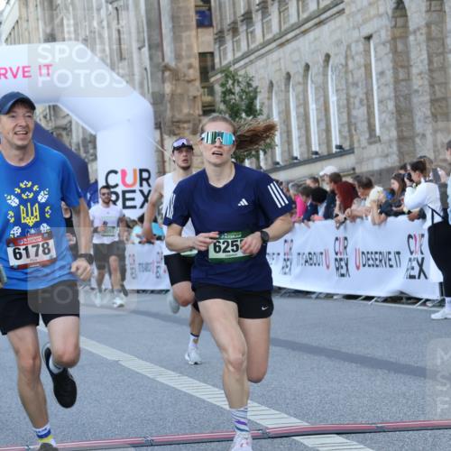 07.09.2025 - BARMER Alsterlauf Strokosch-Dieckow http://msf.ph/oto/8720125 07.09.2025 09:44:11 Ziel 2699, 3480, 5264, 6020, 6051, 6178, 6255, 8040 meine-sportfotos.de