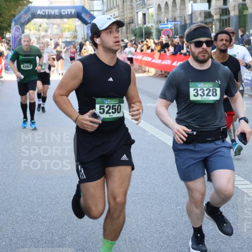 07.09.2025 - BARMER Alsterlauf Strokosch-Dieckow http://msf.ph/oto/8720148 07.09.2025 10:00:45 Ziel 2074, 2351, 2425, 2602, 3018, 3033, 3119, 3300, 3558, 3834, 4147, 4317, 4529, 4660, 4721, 4928, 5122, 5204, 5353, 5918, 6136, 6211, 8090, 8155, 8156, 8283, 8308 meine-sportfotos.de