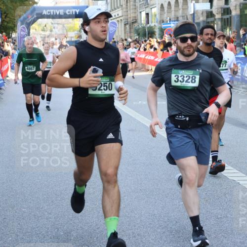 07.09.2025 - BARMER Alsterlauf Strokosch-Dieckow http://msf.ph/oto/8720153 07.09.2025 10:00:45 Ziel 2074, 2351, 2425, 2602, 3018, 3033, 3119, 3300, 3558, 3834, 4147, 4317, 4529, 4660, 4721, 4928, 5122, 5204, 5353, 5918, 6136, 6211, 8090, 8155, 8156, 8283, 8308 meine-sportfotos.de