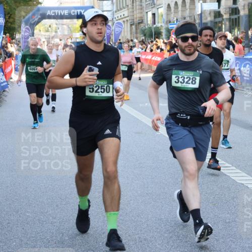 07.09.2025 - BARMER Alsterlauf Strokosch-Dieckow http://msf.ph/oto/8720157 07.09.2025 10:00:45 Ziel 2074, 2351, 2425, 2602, 3018, 3033, 3119, 3300, 3558, 3834, 4147, 4317, 4529, 4660, 4721, 4928, 5122, 5204, 5353, 5918, 6136, 6211, 8090, 8155, 8156, 8283, 8308 meine-sportfotos.de