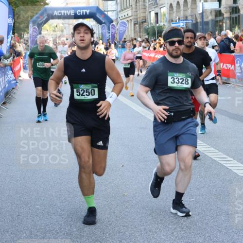 07.09.2025 - BARMER Alsterlauf Strokosch-Dieckow http://msf.ph/oto/8720166 07.09.2025 10:00:44 Ziel 2074, 2351, 2425, 2517, 2602, 3018, 3033, 3119, 3300, 3558, 3834, 4147, 4317, 4529, 4660, 4928, 5122, 5204, 5337, 5353, 5918, 6136, 6211, 8090, 8155, 8156, 8283 meine-sportfotos.de