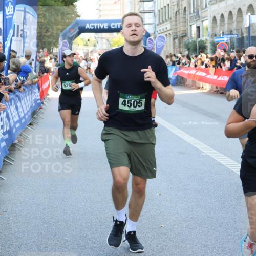 07.09.2025 - BARMER Alsterlauf Strokosch-Dieckow http://msf.ph/oto/8720172 07.09.2025 10:00:42 Ziel 2074, 2517, 3018, 3033, 3119, 3300, 3558, 3834, 4147, 4317, 4529, 4660, 4928, 5122, 5204, 5337, 5353, 5517, 5918, 6136, 6211, 8090, 8155, 8156, 8283 meine-sportfotos.de