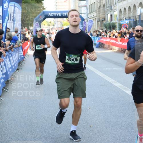 07.09.2025 - BARMER Alsterlauf Strokosch-Dieckow http://msf.ph/oto/8720175 07.09.2025 10:00:42 Ziel 2074, 2517, 3018, 3033, 3119, 3300, 3558, 3834, 4147, 4317, 4529, 4660, 4928, 5122, 5204, 5337, 5353, 5517, 5918, 6136, 6211, 8090, 8155, 8156, 8283 meine-sportfotos.de