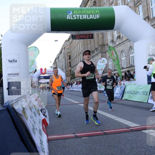 07.09.2025 - BARMER Alsterlauf Strokosch-Dieckow http://msf.ph/oto/8720176 07.09.2025 09:44:26 Ziel 2339, 2618, 2826, 3596, 4382, 4472, 4849, 4949, 5034, 5227, 5751, 5862, 6108 meine-sportfotos.de