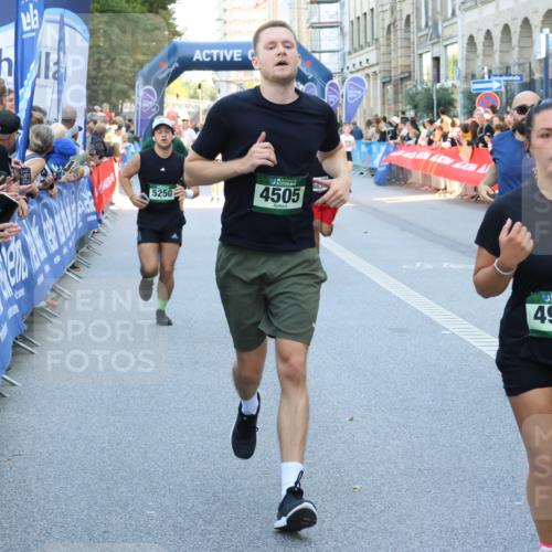 07.09.2025 - BARMER Alsterlauf Strokosch-Dieckow http://msf.ph/oto/8720182 07.09.2025 10:00:42 Ziel 2074, 2517, 3018, 3033, 3119, 3300, 3558, 3834, 4147, 4317, 4529, 4660, 4928, 5122, 5204, 5337, 5353, 5517, 5918, 6136, 6211, 8090, 8155, 8156, 8283 meine-sportfotos.de