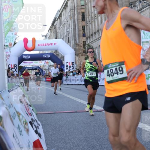 07.09.2025 - BARMER Alsterlauf Strokosch-Dieckow http://msf.ph/oto/8720187 07.09.2025 09:44:30 Ziel 2411, 3596, 4382, 4472, 4849, 5227, 5751, 6108, 6193, 8154 meine-sportfotos.de